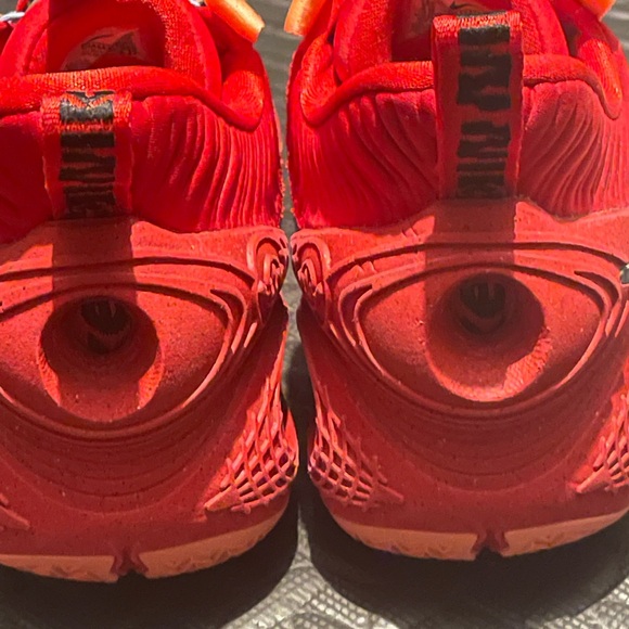 Nike Cosmic Unity TB
University Red ds - Picture 6 of 7